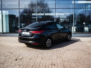 2021 Hyundai Solaris II Рестайлинг, чёрный, 1490000 рублей, вид 2