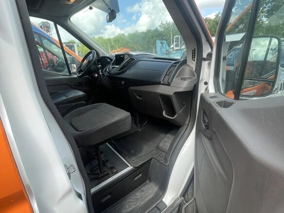 2020 Ford Transit, оранжевый, 1550000 рублей - вид 5