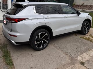 2021 Mitsubishi Outlander IV, белый, 3550000 рублей, вид 3