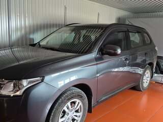 2013 Mitsubishi Outlander III, серый, 1690000 рублей, вид 3