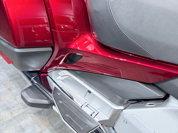 2023 Honda GL 1800 Gold Wing, красный - вид 26
