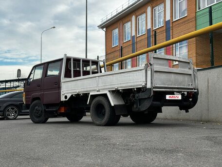 1988 Toyota Dyna, красный, 800000 рублей, вид 2