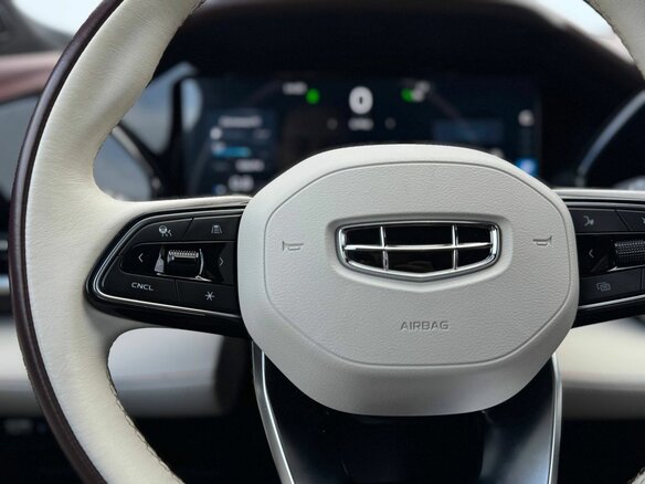 2024 Geely Monjaro (Xingyue L) I, чёрный, 3249000 рублей - вид 25
