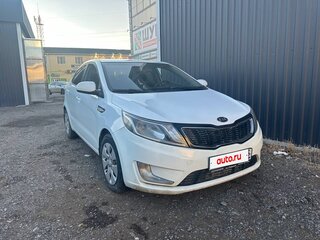 2012 Kia Rio 4-speed III, белый, 710000 рублей, вид 3