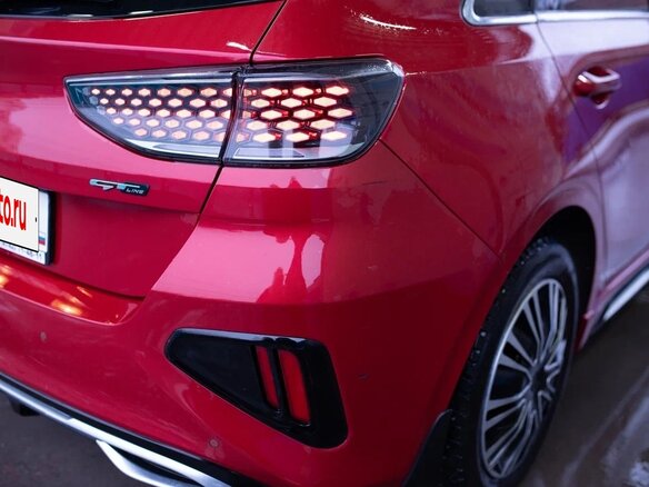 2021 Kia Ceed III Рестайлинг, красный, 2420000 рублей - вид 19