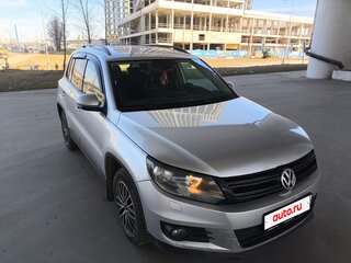 2014 Volkswagen Tiguan I Рестайлинг, серебристый, 820000 рублей, вид 4