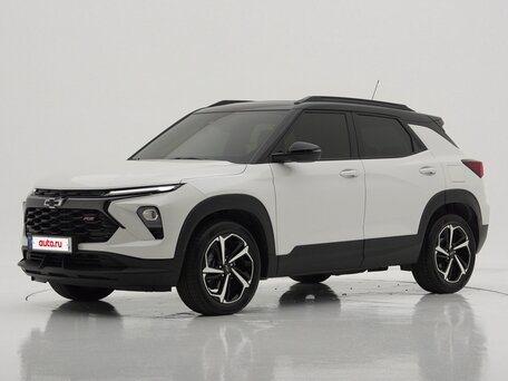 2023 Chevrolet TrailBlazer III Рестайлинг, белый, 1990000 рублей, вид 1
