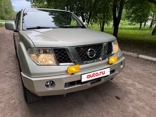 2011 Nissan Navara (Frontier) III (D40) Рестайлинг, серебристый, 1850000 рублей, вид 1