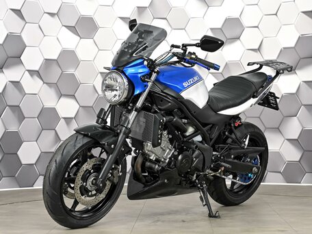 2018 Suzuki SV 650, белый, 577000 рублей, вид 2