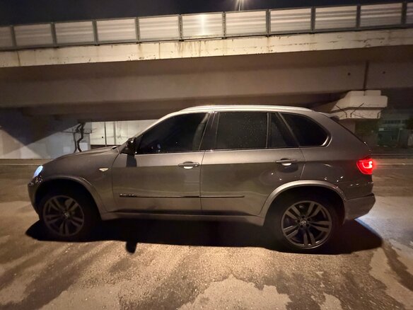 2011 BMW X5 35i II (E70) Рестайлинг, серый - вид 7