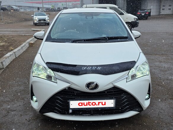 2018 Toyota Vitz III (XP130) Рестайлинг 2, белый, 900000 рублей - вид 6