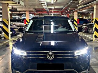 2019 Volkswagen Tiguan Allspace II, чёрный, 2850000 рублей, вид 3