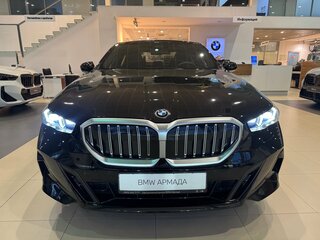 2024 BMW 5 серии 520d VIII (G60/G61/G68), чёрный, 7600000 рублей, вид 4