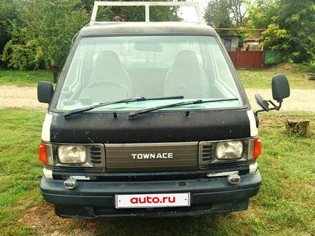 1989 Toyota TownAce, белый, 550000 рублей, вид 1