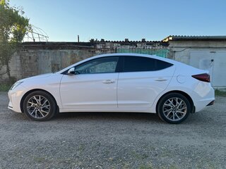 2019 Hyundai Elantra VI (AD) Рестайлинг, белый, 1650000 рублей, вид 2