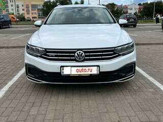2019 Volkswagen Passat GTE B8 Рестайлинг, белый, 2000951 рублей, вид 1