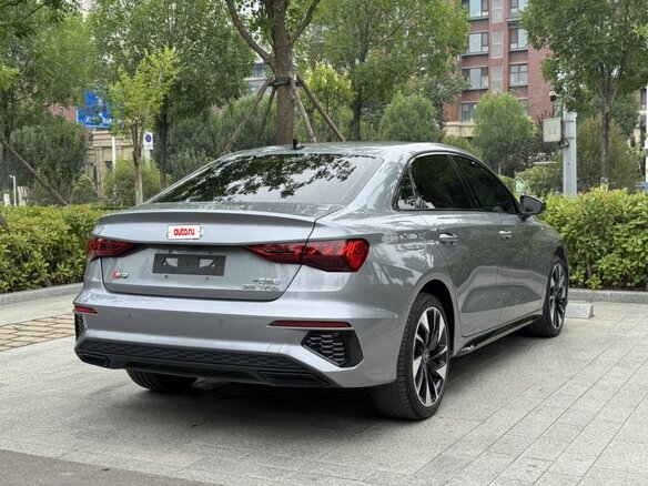 2023 Audi A3 35 TFSI Long IV (8Y), серебристый - вид 3