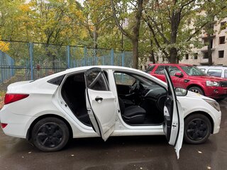 2016 Hyundai Solaris I Рестайлинг, белый, 440000 рублей, вид 5