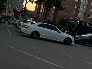 2010 Mercedes-Benz E-Класс 200 5G-Tronic IV (W212, S212, C207), белый, 1480000 рублей, вид 4