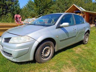 2007 Renault Megane II Рестайлинг, серебристый, 330000 рублей, вид 1