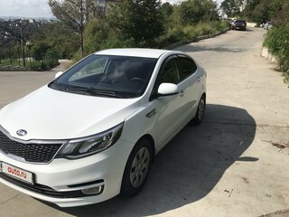 2017 Kia Rio III Рестайлинг, белый, 1100000 рублей, вид 1