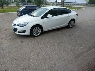 2013 Opel Astra J Рестайлинг, белый, 900000 рублей, вид 1