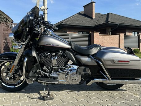 2017 Harley-Davidson Ultra Limited, серебристый, 1800000 рублей, вид 1