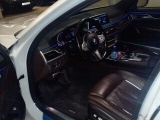 2021 BMW 7 серии 740d xDrive VI (G11/G12) Рестайлинг, белый, 6800000 рублей, вид 5