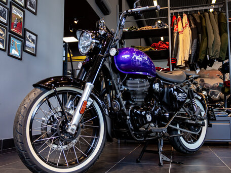 2026 Royal Enfield Goan Classic 350, фиолетовый, 529000 рублей, вид 5