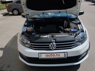 2017 Volkswagen Polo V Рестайлинг, белый, 990000 рублей, вид 2