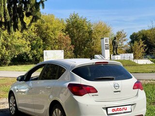 2011 Opel Astra J, белый, 550000 рублей, вид 3