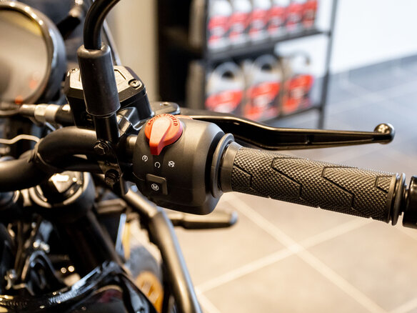 2025 Royal Enfield Himalayan, чёрный, 615000 рублей - вид 23