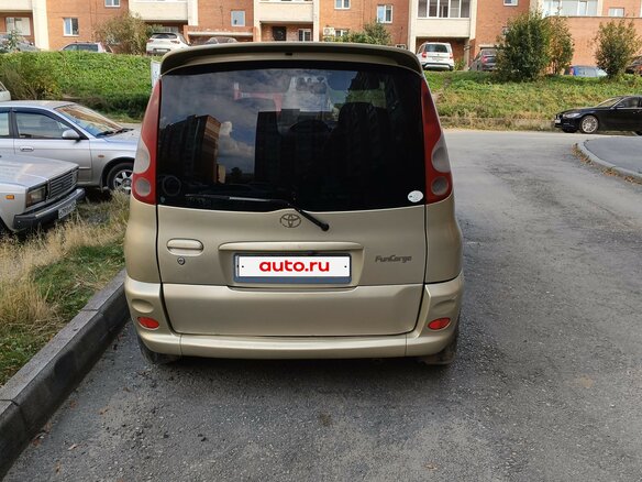 2000 Toyota FunCargo, золотистый - вид 2