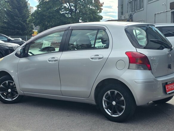 2010 Toyota Vitz II (XP90), серый, 419000 рублей - вид 3