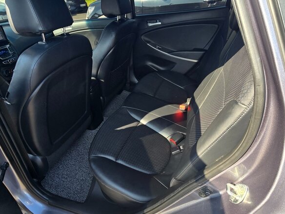 2018 Hyundai Accent IV, серебристый, 1450000 рублей - вид 18