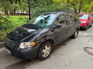 2004 Chrysler Town & Country IV Рестайлинг, чёрный, 790000 рублей, вид 1