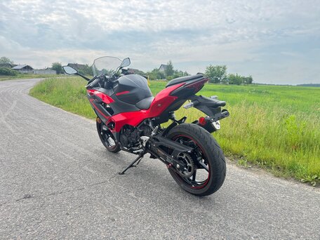 2025 Kawasaki Ninja 500, красный, 1150000 рублей, вид 4