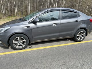 2015 Kia Rio III Рестайлинг, серый, 835000 рублей, вид 5