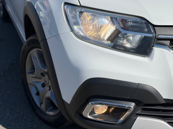 2021 Renault Logan Stepway II Рестайлинг, белый, 1200000 рублей - вид 9
