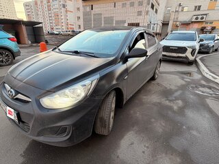2013 Hyundai Solaris I, чёрный, 480000 рублей, вид 1