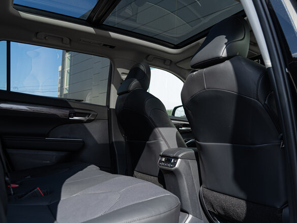 2026 Toyota Highlander IV (XU70), чёрный, 5560000 рублей - вид 11