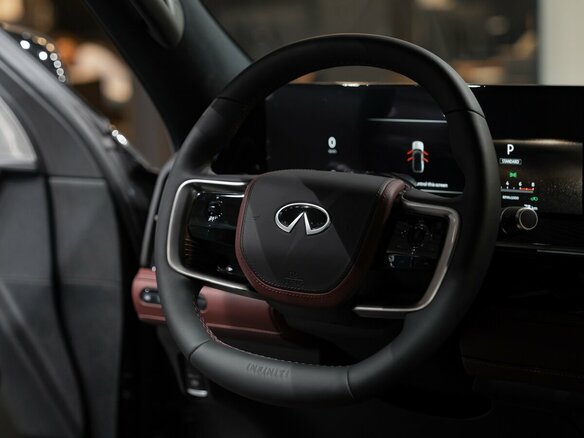 2025 Infiniti QX80 II, серый, 17990000 рублей - вид 26