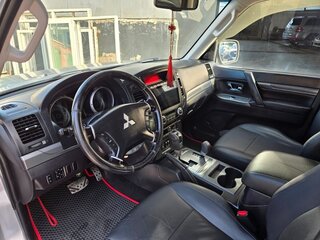 2011 Mitsubishi Pajero IV Рестайлинг 1, серебристый, 1800000 рублей, вид 5