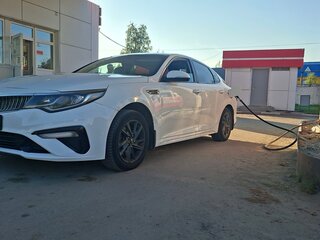 2019 Kia Optima IV Рестайлинг, жёлтый, 1050000 рублей, вид 3