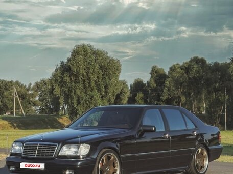 1997 Mercedes-Benz S-Класс 500 III (W140) Рестайлинг, синий, 2950000 рублей, вид 3