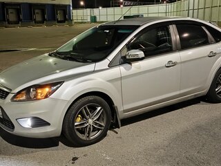 2010 Ford Focus II Рестайлинг, серебристый, 490000 рублей, вид 1