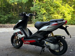 2014 Aprilia SR 50 R, красный, 219000 рублей, вид 4