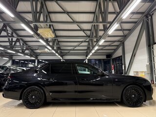 2025 BMW 7 серии 740d xDrive VII (G70), чёрный, 14499000 рублей, вид 5