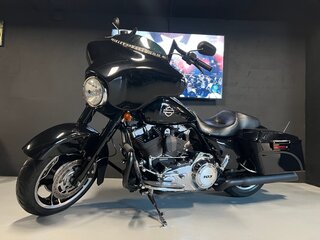 2012 Harley-Davidson Street Glide, чёрный, 1150000 рублей, вид 4