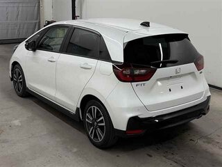 2022 Honda Fit RS IV Рестайлинг, белый, 1100030 рублей, вид 3